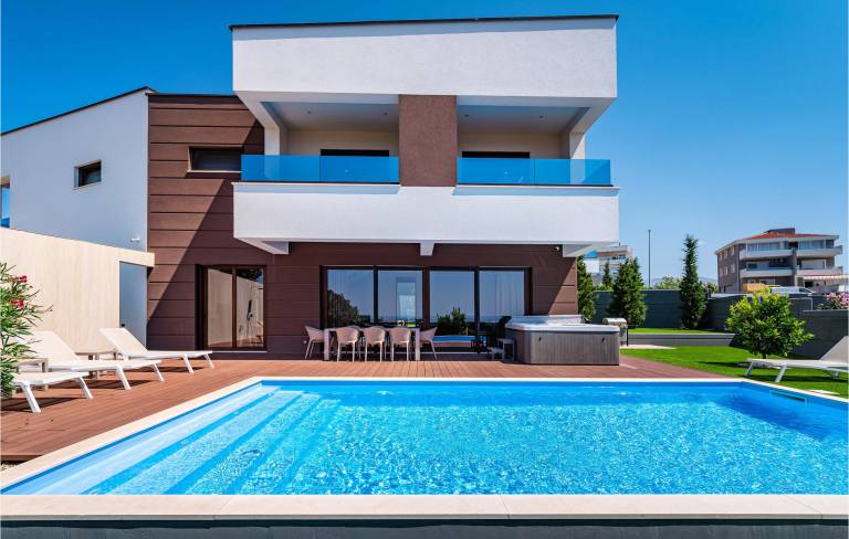 House  Novalja