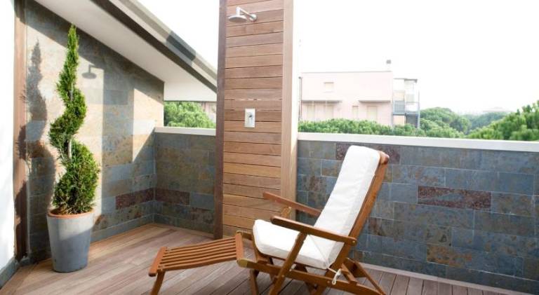 Children-friendly charming serviced apartment with patio & yard | Close to the beach | Pets allowed — photo 4