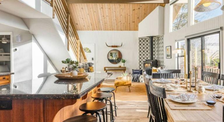 Vacation home with barbeque, patio & hot tub in Lake Arrowhead, CA