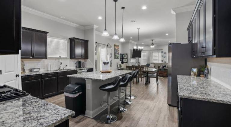 Fully equipped vacation home with BBQ, patio & yard | Good for workation | Pets are welcome — photo 4