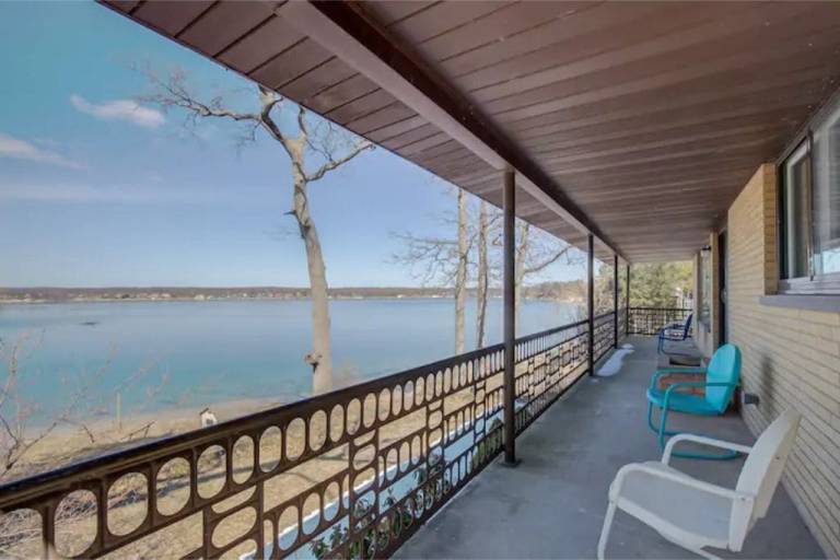 House Wolf Lake