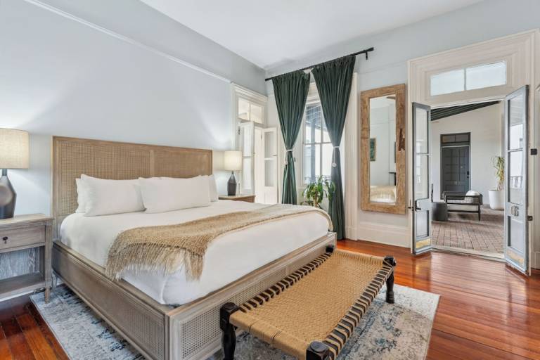 Bed and breakfast  Historic District - South