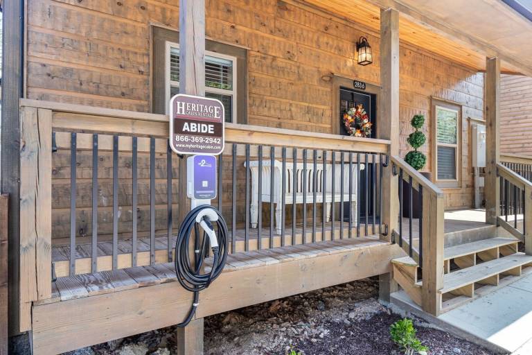 Cabin with private pool — photo 4