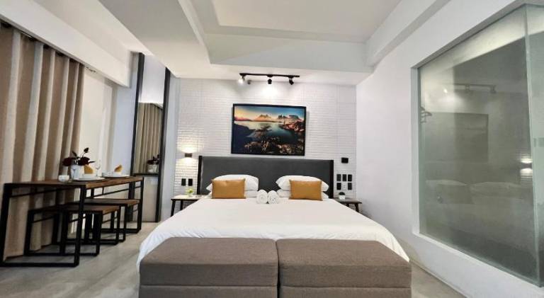 Wonderful serviced apartment with pool & terrace | Pet-friendly in Quezon City