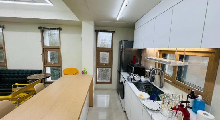 401, Atelier Seongsu Riverside Loft Cherry Blossom Road Han River airport bus — photo 5