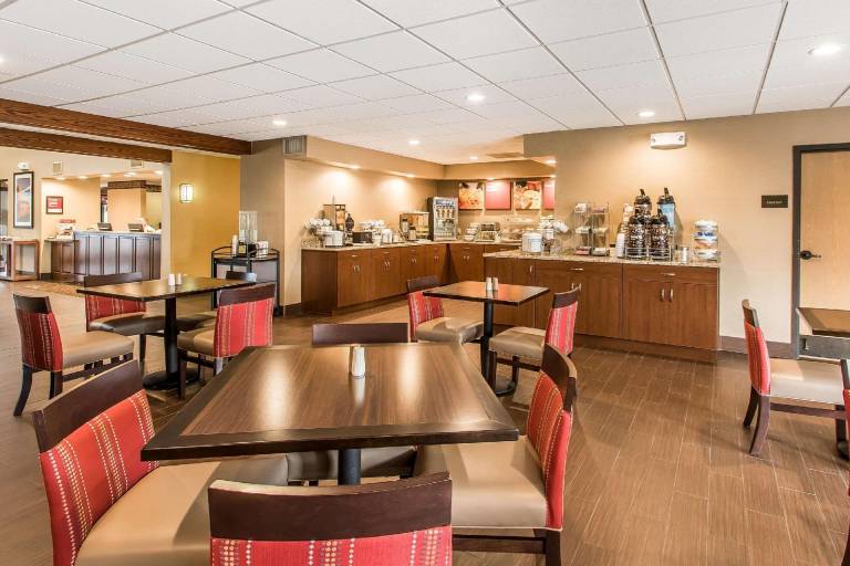 Comfort Suites Effingham Central — photo 4