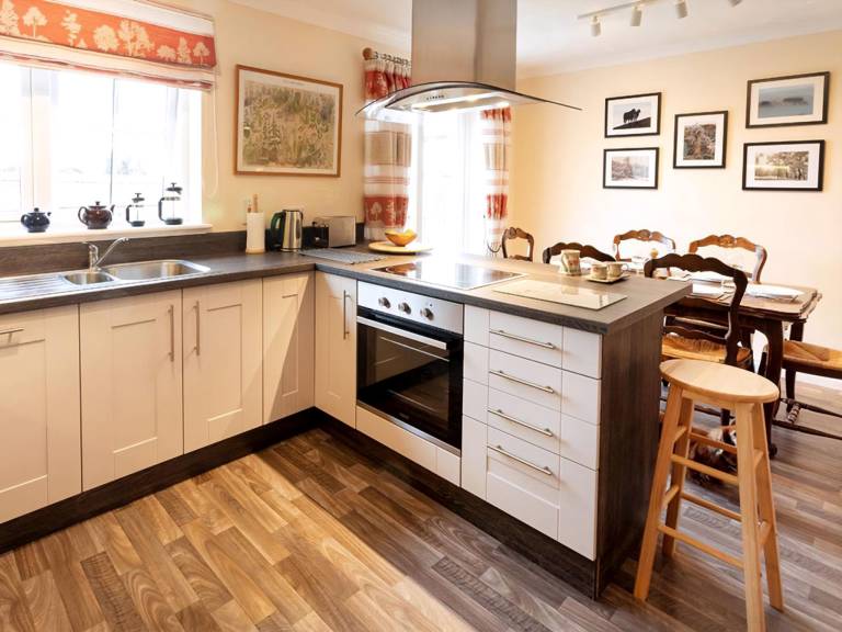 Children-friendly cottage with garden, patio & barbeque | River view | Pet-friendly — photo 4