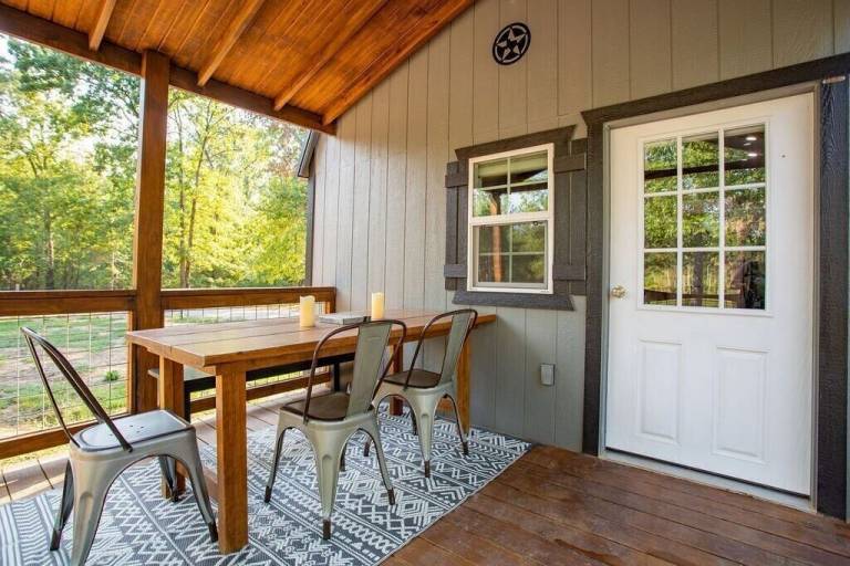 Cabin Mineola