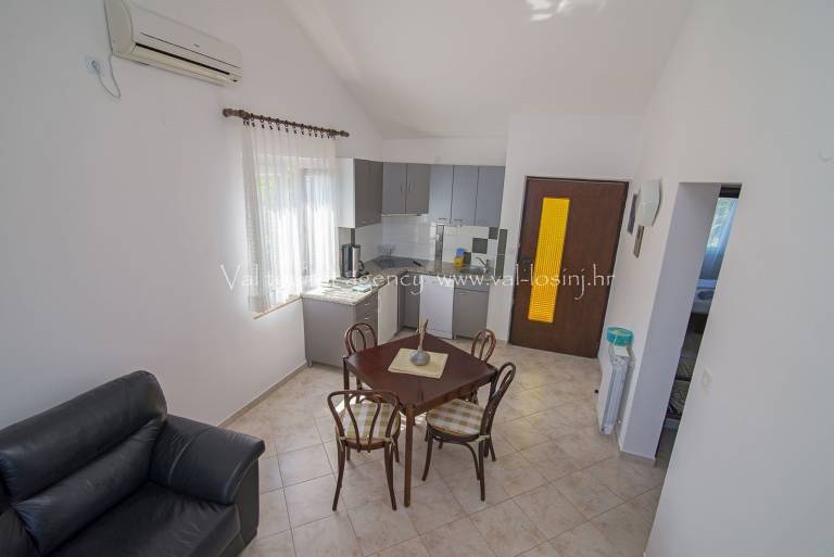 Holiday apartment with patio — photo 4