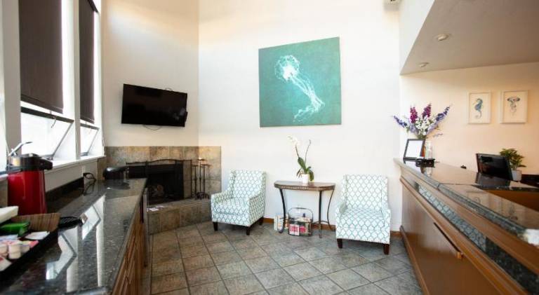 Munras Inn — photo 2