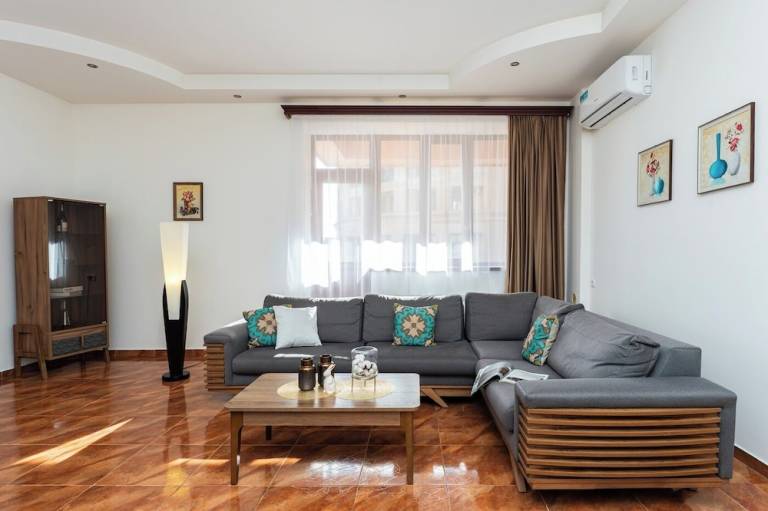 Apartment Kentron
