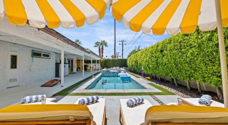 Fully equipped house with jacuzzi, yard & private pool | Perfect for remote work | Dogs allowed — photo 3