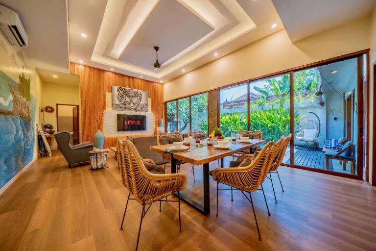 Villa with private pool, patio & garden | Good for workation — photo 4