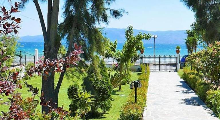 Wonderful vacation home with garden, terrace & grill | Next to the beach | Good for workation | Dogs allowed in Eretria
