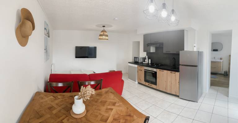 Pirou Getaway: Le Chardon – Stone Cottage Near the Beach in Coutances