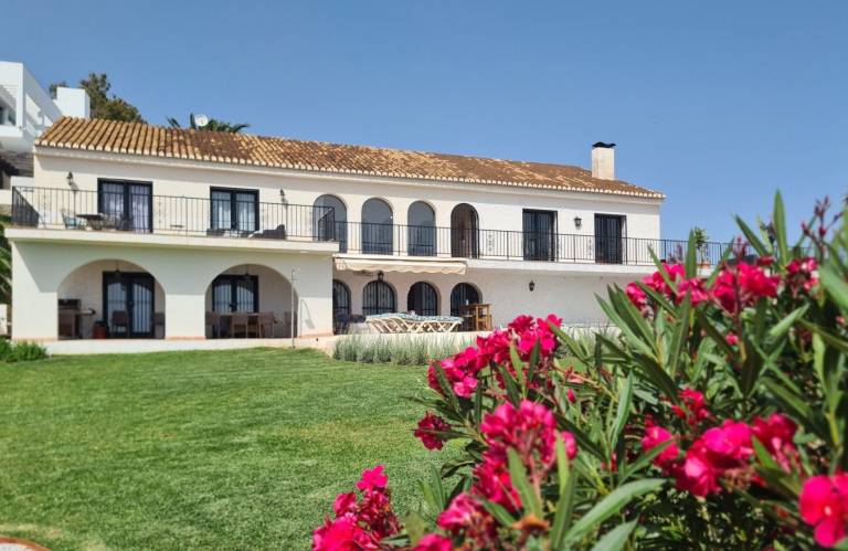 Children-friendly wonderful villa with fast internet, yard & private pool | Beach view | Close to the beach | Pet-friendly — photo 3