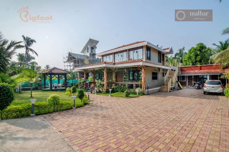 Bed and breakfast  Kashid Beach