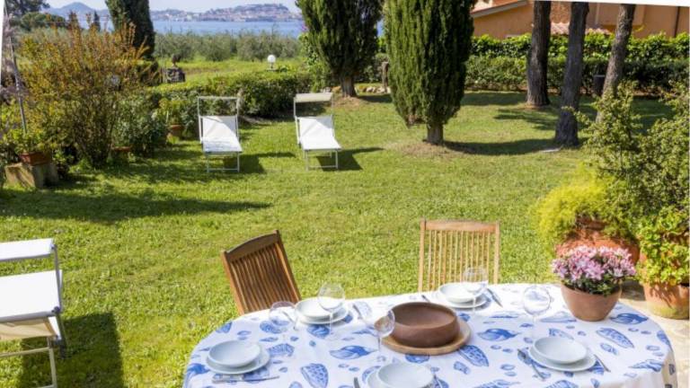 Villa Lilla immersed in the greenery, overlooking the sea, a few steps from the beach — photo 3