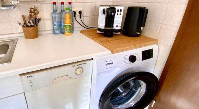 Ruhe & Charme - Family Apartment for 4 People, Self-Check-In, Free Parking, U-Bahn, Netflix — photo 4