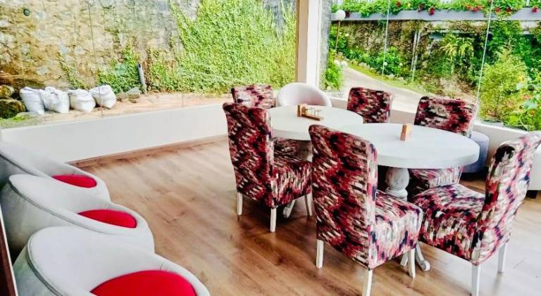 Ample villa with barbeque, patio & garden | Suitable for remote work | Pets allowed — photo 5