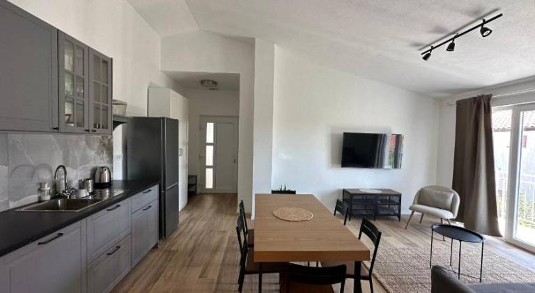 Apartment with grill, garden & terrace — photo 5