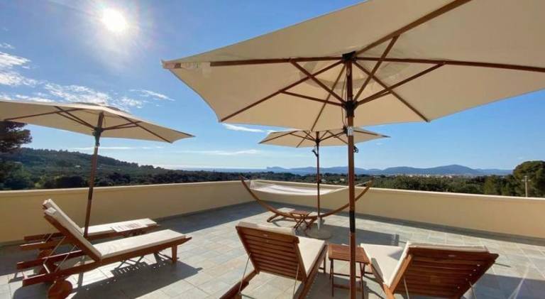 Villa with pool & hot tub | Dogs allowed — photo 4