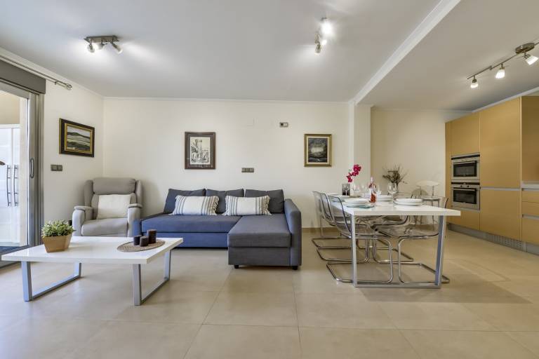 Holiday apartment with terrace — photo 2