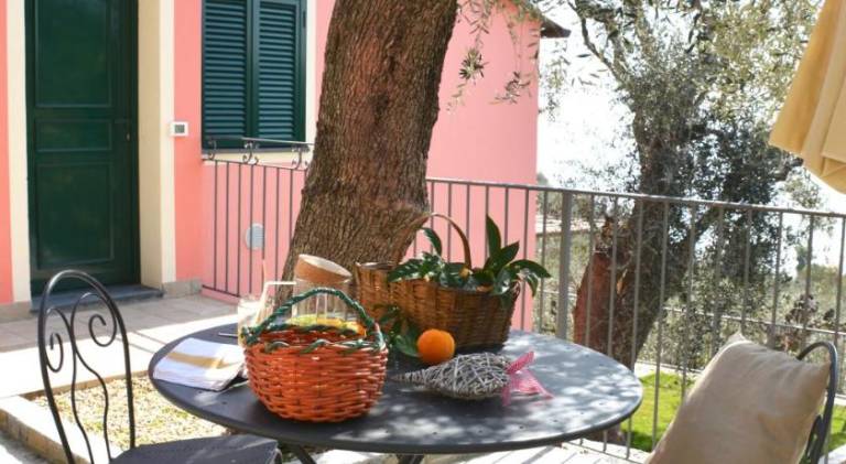 Vacation home with patio, garden & barbeque in Imperia