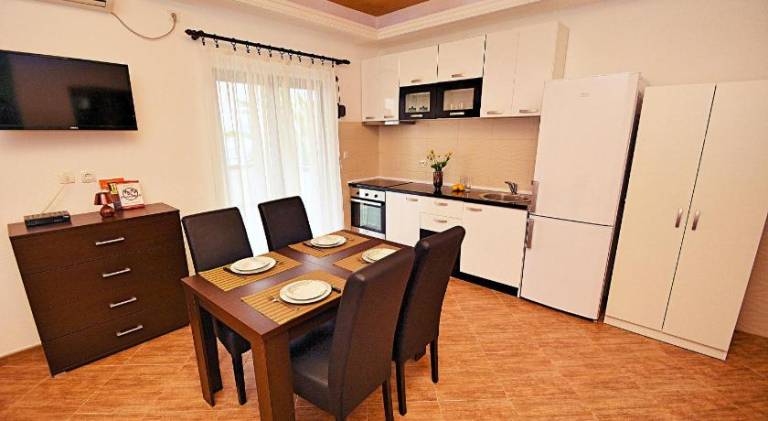 Rental apartment with terrace, garden & grill — photo 4