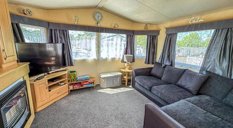 Stunning Caravan At Cherry Tree Holiday Park In Norfolk, Sleeps 8 Ref 70529C — photo 2