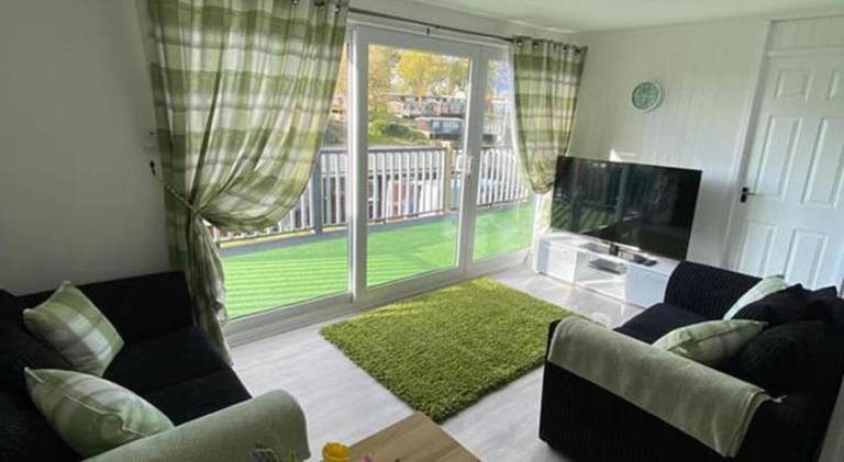 Beautiful chalet with pool | Pets allowed — photo 2