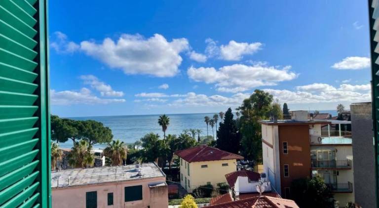 Holiday apartment with 1 room for 4 persons in Sanremo