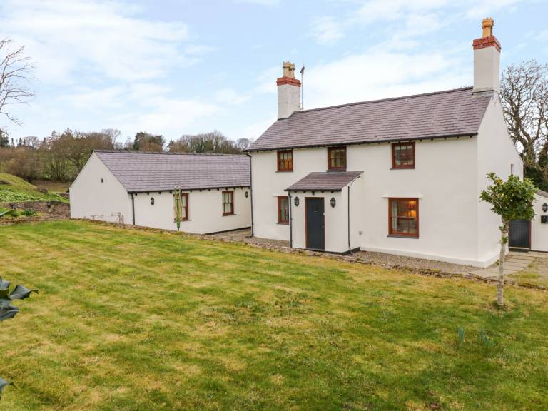 Child-friendly wonderful cottage with yard | Beach view | Dogs allowed in Conwy