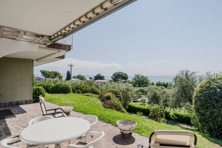 Fully equipped apartment with pool, yard & terrace | Pets are welcome — photo 5