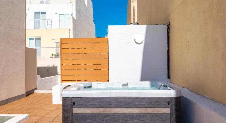 Fully equipped house with hot tub, garden & terrace | Close to the beach | Perfect for remote work | Pet-friendly — photo 4