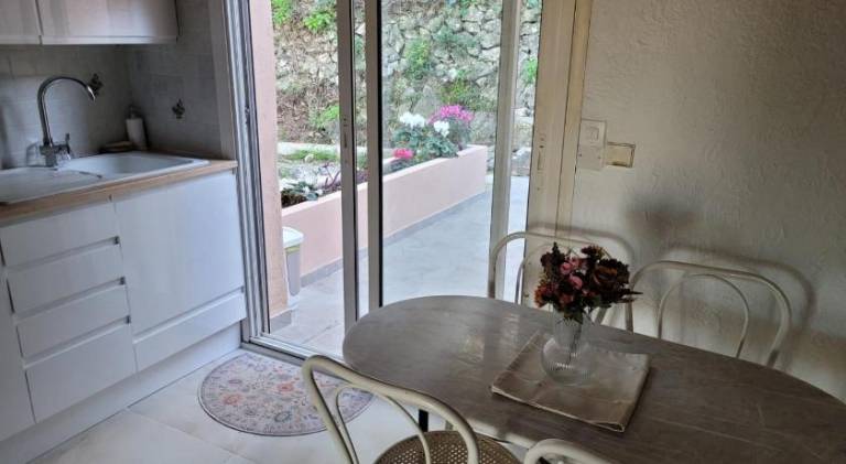 Holiday apartment with pool — photo 5
