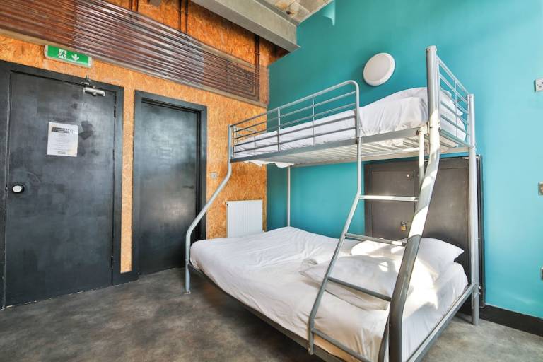 Hostel  Swansea