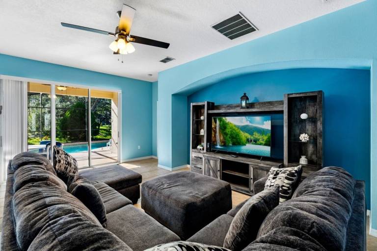 Vacation home with private pool | Lake view — photo 3