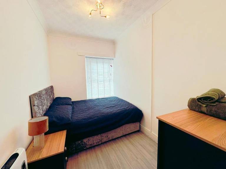 Stylish 1 Bedroom Flat near Bridgend Town centre