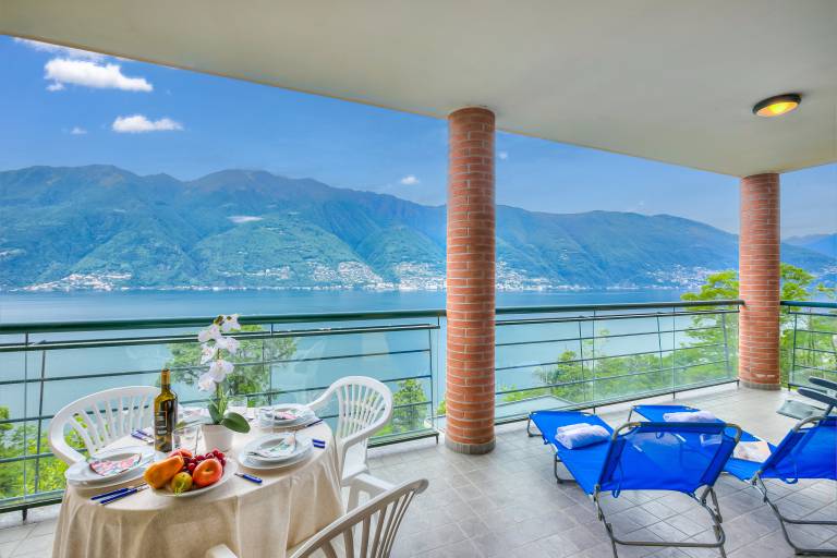 Va Pensiero sul lago Stunning View