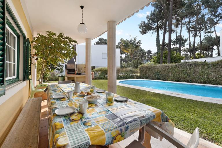 Family Friendly Villa Aroeira Golf with Pool, Garden, A/C & Wi-Fi — photo 3