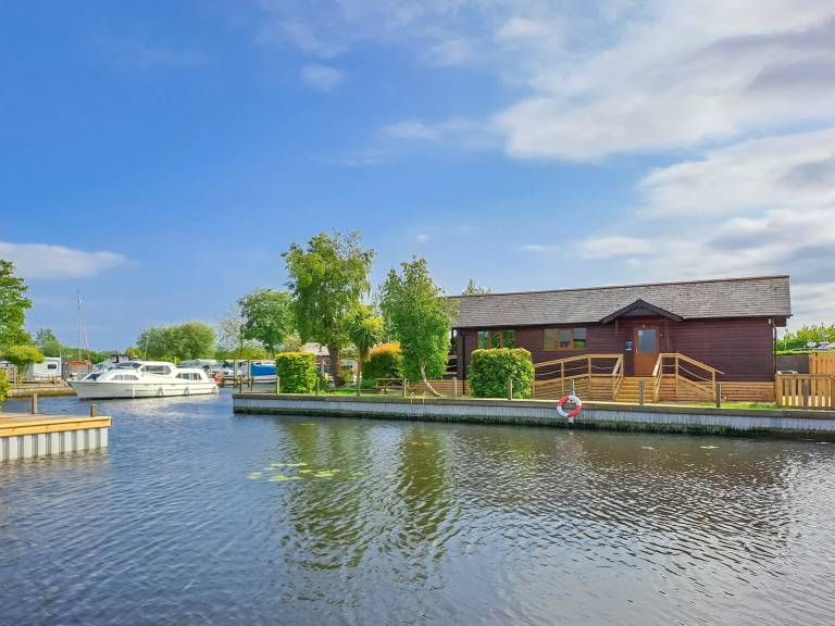 River Retreat B6842