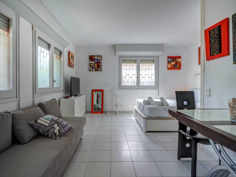 Apartment with terrace & pool — photo 5