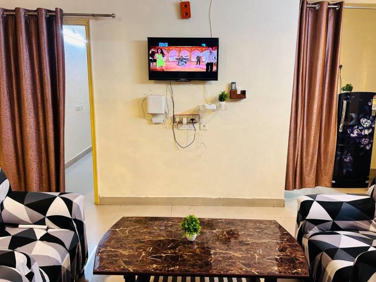 Vacation home with terrace in Tola