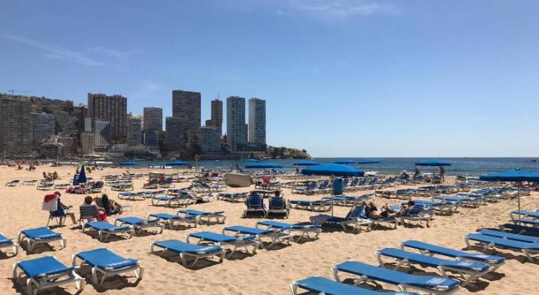 Holiday apartment with yard & patio in Benidorm