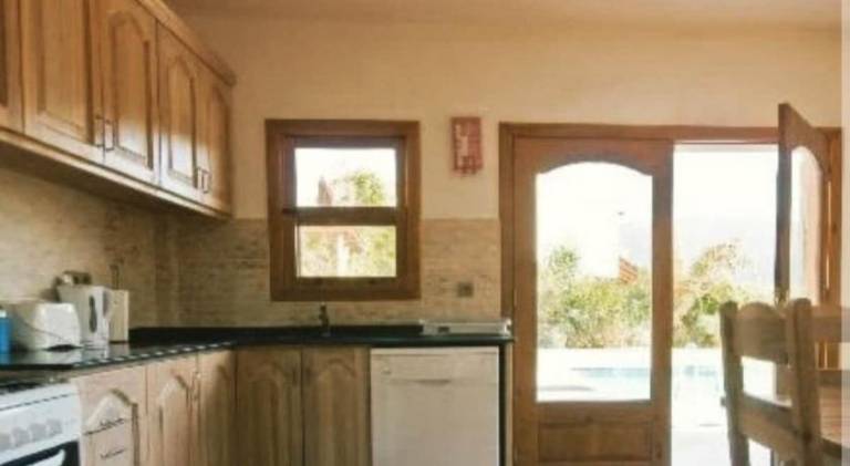 Villa with pool — photo 5