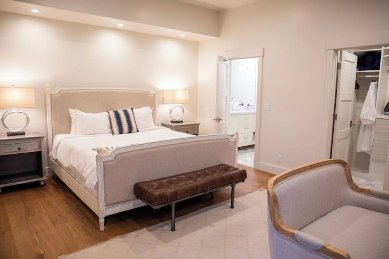 Bed and breakfast  Oakville