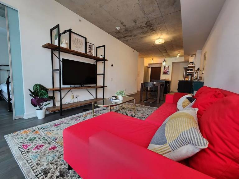 Sleek King St Loft Downtown Chic