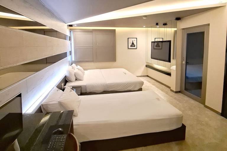 2Heaven Hotel