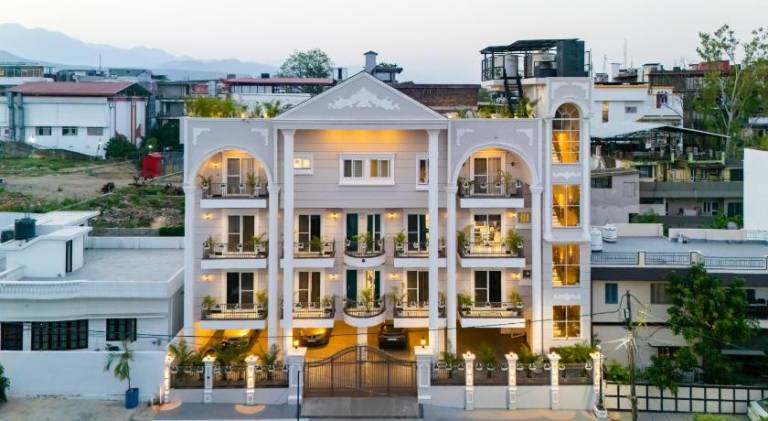 251 m&sup2; Villa